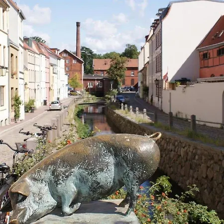 Apartment Am Rathaus - Abc351 Wismar