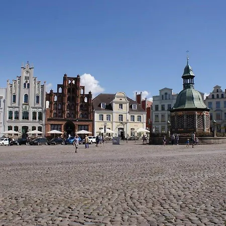 Apartment Am Rathaus - Abc351 Wismar